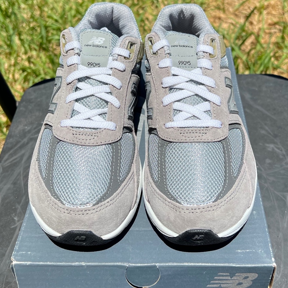 New Balance, Kids size 3 medium, Gray/silver/gold